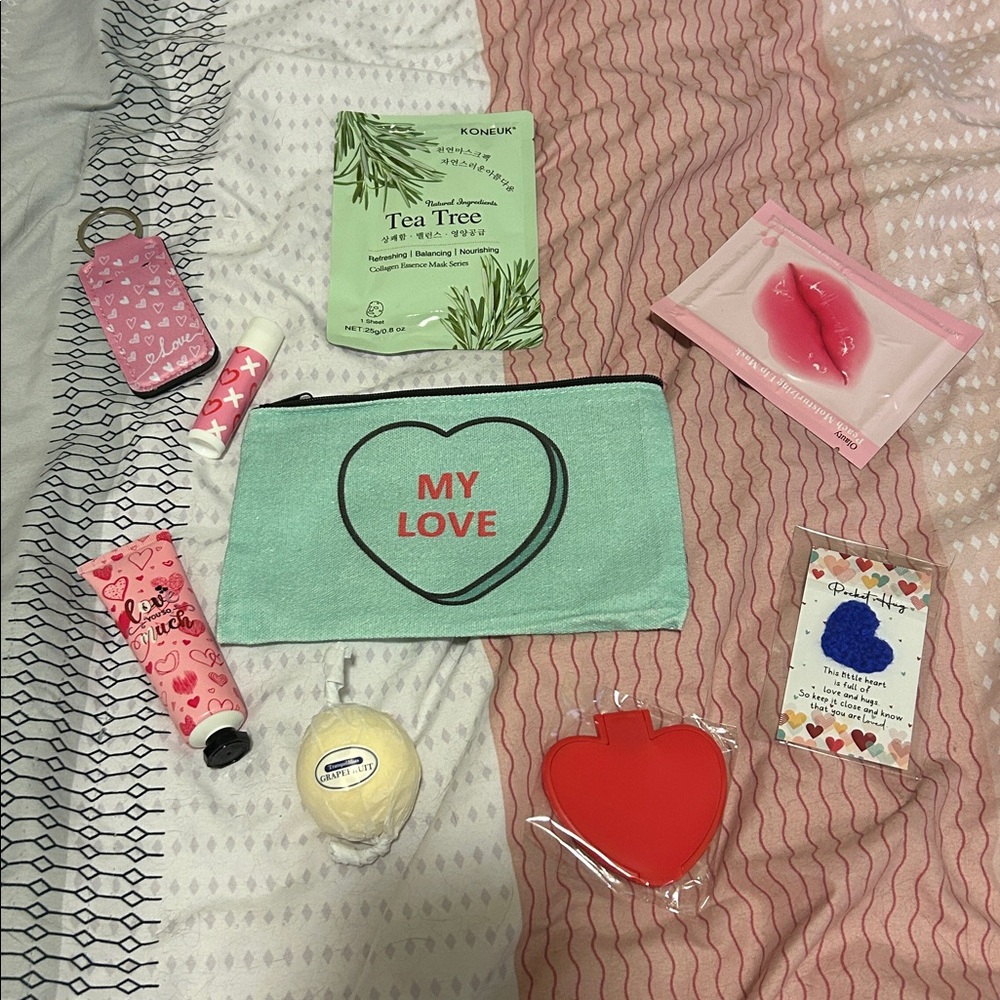 Valentine’s Beauty Bundles (Choose 1) 9 pieces - Picture 17 of 17